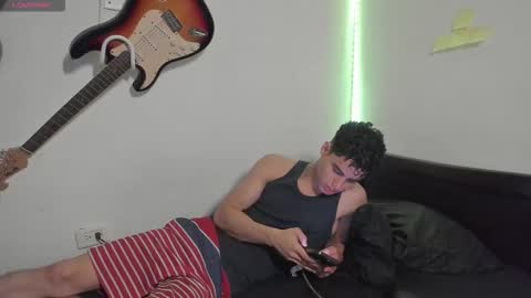 Snapshot of zenhzu chatting on 09-17-25, 01:57 zenzhu online show from 09-17-25, 01:57