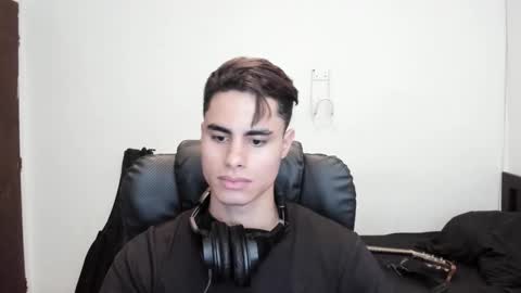 zenzhu online show from 12-18-25, 11:11