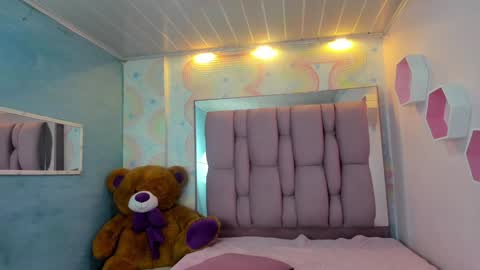 ZEPHYRA ANGELS online show from 12-23-24, 06:16