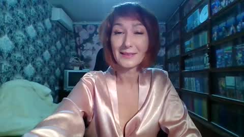 Snapshot of zerilane chatting on 11-28-25, 10:12 Elena online show from 11-28-25, 10:12