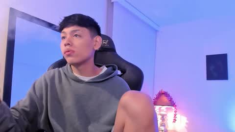 Snapshot of zeus_blaze chatting on 10-01-25, 12:11 zeus_blaze online show from 10-01-25, 12:11
