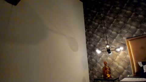 zeus online show from 12-01-24, 05:57