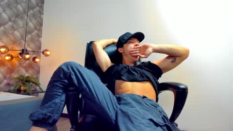 zeus online show from 12-02-24, 09:28