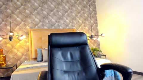 zeus online show from 12-30-24, 10:55