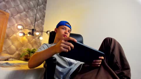 zeus online show from 01-06-25, 05:49