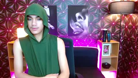 Snapshot of zevierbalte chatting on 02-06-25, 11:15 zavier skinny asian online show from 02-06-25, 11:15