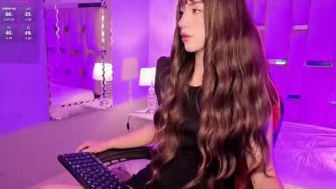 Zhara  online show from 11-23-25, 12:38