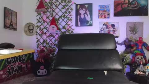 Snapshot of zhirleyada chatting on 11-21-25, 11:20 zhirleyada online show from 11-21-25, 11:20