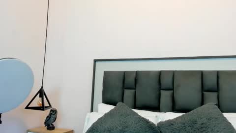 zia online show from 10-17-25, 01:46