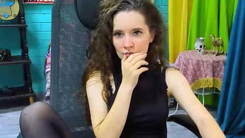 zianichols online show from 02-12-25, 03:16