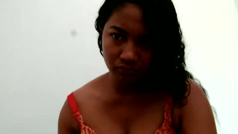 Snapshot of zina479102 chatting on 06-17-26, 05:10 elly online show from 06-17-26, 05:10