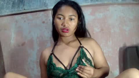 Snapshot of zina479102 chatting on 07-20-26, 06:21 elly online show from 07-20-26, 06:21