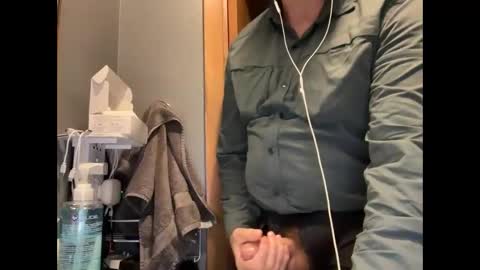 Snapshot of zinger283069 chatting on 10-28-25, 06:43 zinger283069 online show from 10-28-25, 06:43