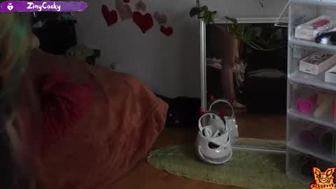 Snapshot of ziny_cosky chatting on 02-22-25, 02:06 Ziny Cosky online show from 02-22-25, 02:06