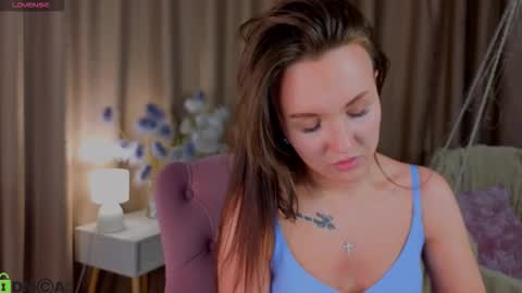 Zlata  Mon Tue Thu Fri Sun Sa GMT 3 0000pm - 0600pm  online show from 10-19-25, 03:56