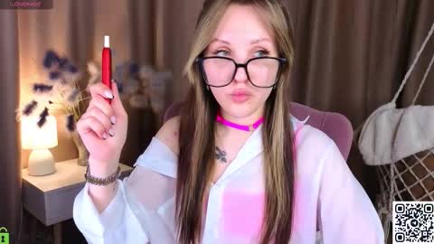 Zlata  Mon Tue Thu Fri Sun Sa GMT 3 0000pm - 0600pm  online show from 02-09-26, 07:34