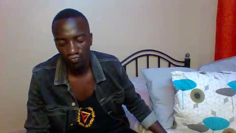 Snapshot of zlatann2012 chatting on 02-01-25, 05:05 Zlatann2012 online show from 02-01-25, 05:05