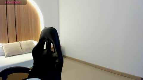 Zoe  online show from 04-10-26, 12:21