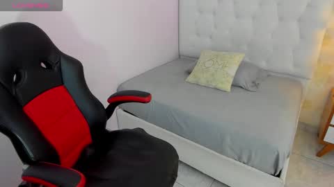 ZOE  online show from 11-22-25, 12:26