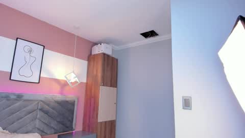 Snapshot of zoe_henderson chatting on 02-19-26, 03:02 zoe_henderson online show from 02-19-26, 03:02