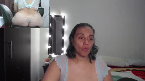 zoe hotxxx online show from 09-24-25, 02:42