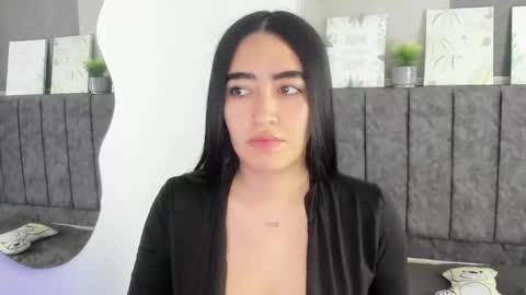 zoe_jones7 online show from 01-17-26, 03:00