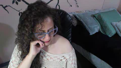 Zoe Koller online show from 10-19-25, 12:11