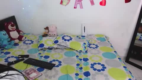 zoe  online show from 09-26-25, 03:27