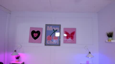 Zoe Lynch online show from 12-22-25, 11:40