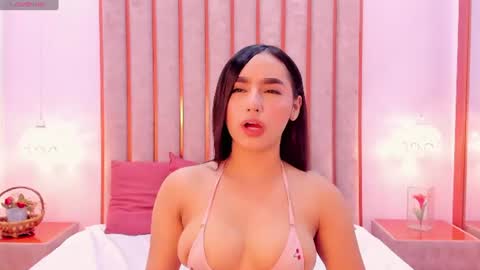 Snapshot of zoe_monrow chatting on 07-15-26, 12:21 Zoe Monrow online show from 07-15-26, 12:21