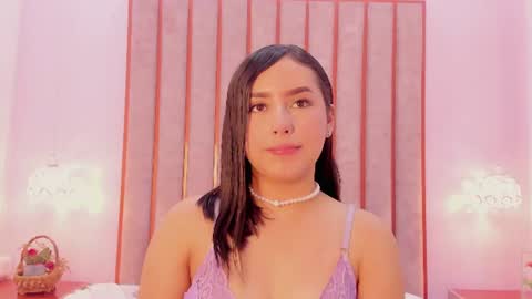 Snapshot of zoe_monrow chatting on 07-31-26, 11:53 Zoe Monrow online show from 07-31-26, 11:53