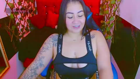 zoe_naughty22 online show from 06-01-26, 12:01