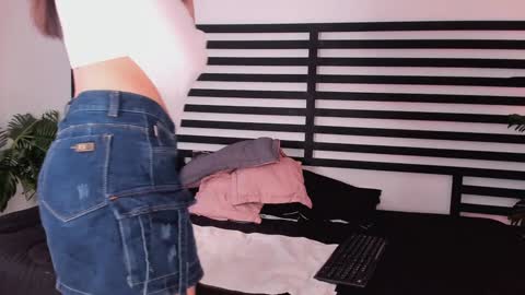 Zoe Olsen online show from 01-02-25, 03:29