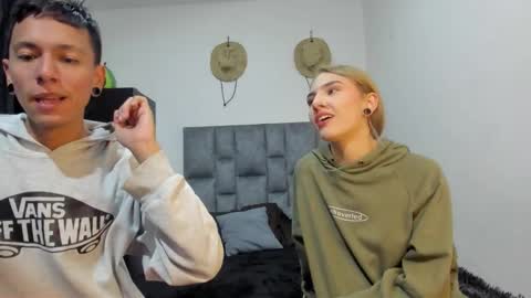 She Zoe He Painn online show from 10-24-25, 05:31