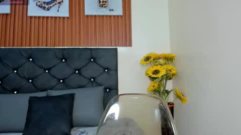 Snapshot of zoe_pss chatting on 09-18-25, 08:11 Zoe online show from 09-18-25, 08:11