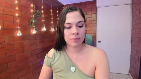 Snapshot of zoe_ringer chatting on 09-18-25, 03:14 Zoe  online show from 09-18-25, 03:14