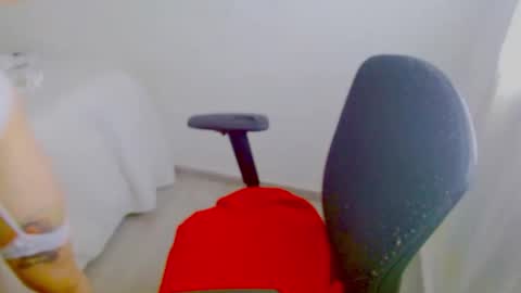 Snapshot of zoe_sexy69 chatting on 10-06-25, 09:12 ZOE online show from 10-06-25, 09:12