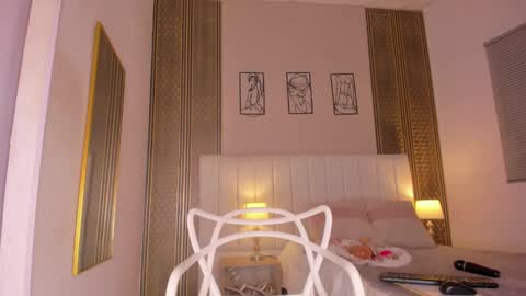 Hi guys i am Zoe  online show from 02-12-26, 11:38