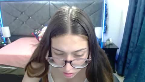 zoe_sweet050 online show from 12-22-25, 07:44