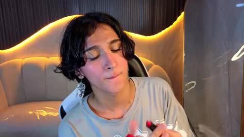 Zoe online show from 12-21-25, 01:13