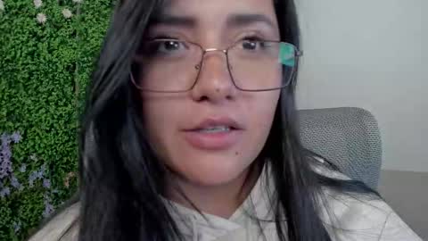 Zoe online show from 10-20-25, 04:02