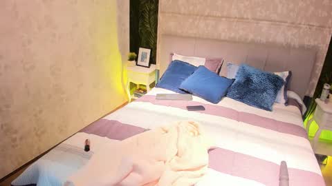 Snapshot of zoee_15 chatting on 01-10-26, 03:30 Zoe online show from 01-10-26, 03:30