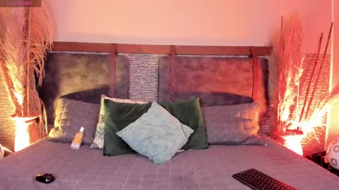 Zoe online show from 12-27-24, 02:43