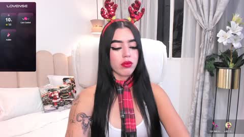 Snapshot of zoee_jackson chatting on 12-21-24, 11:13  zoee jackson online show from 12-21-24, 11:13