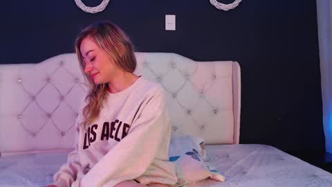 Snapshot of zoee_joness chatting on 12-30-24, 06:05 zoe online show from 12-30-24, 06:05