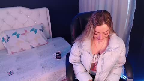 Snapshot of zoee_joness chatting on 01-04-25, 11:43 zoe online show from 01-04-25, 11:43