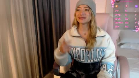 Snapshot of zoee_joness chatting on 02-18-25, 03:21 zoe online show from 02-18-25, 03:21