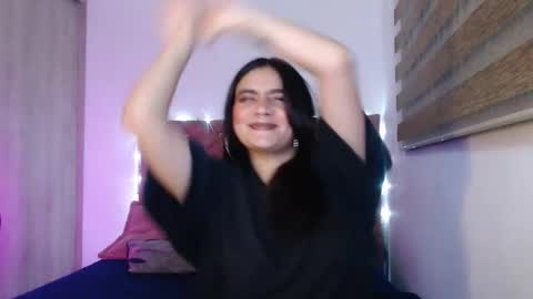 Zoee online show from 02-05-26, 03:00