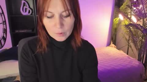 Zoe online show from 10-22-25, 01:33