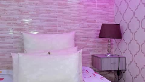 ZoeeSmitth online show from 03-08-25, 03:45